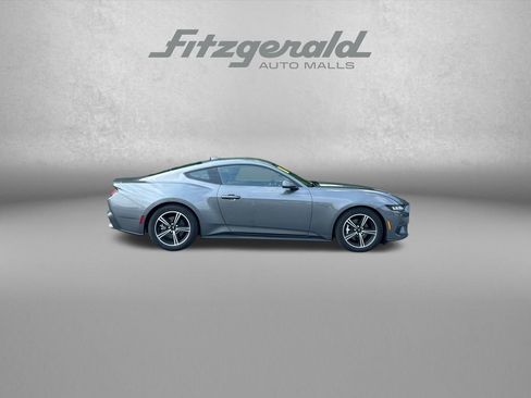 Used 2025 Ford Mustang Coupe RWD image 8