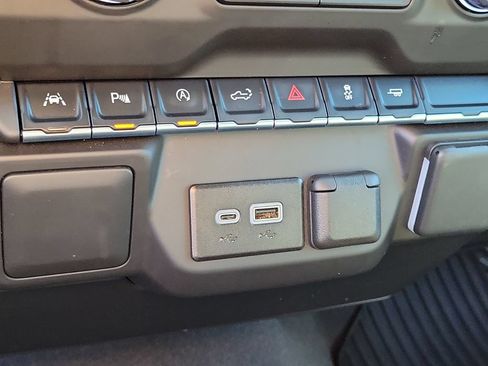 Used 2025 Chevrolet Silverado 1500 W/T w/ WT Safety Package RWD image 9