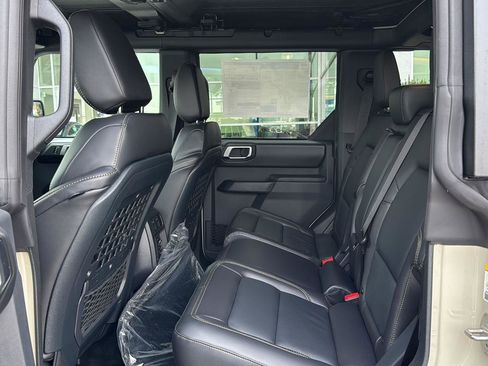 New 2025 Ford Bronco Badlands image 13
