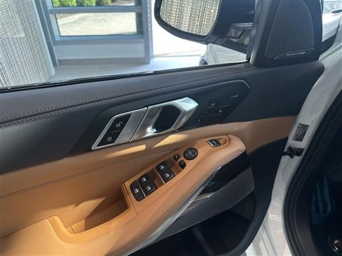 New 2026 BMW X5 M60i image 11