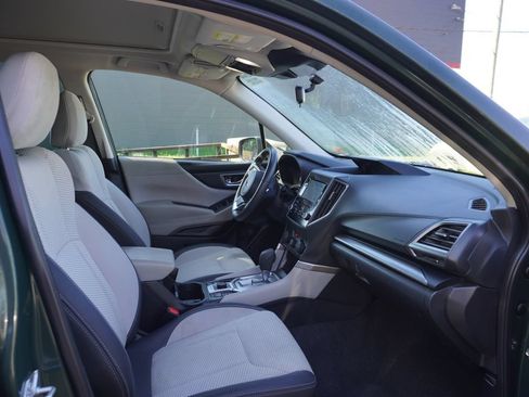 Used 2023 Subaru Forester Premium AWD/4WD image 9