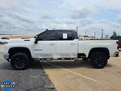 Used 2024 Chevrolet Silverado 2500 LT AWD/4WD image 8