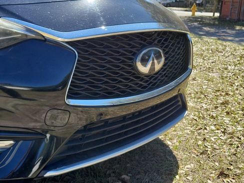 Used 2019 INFINITI QX30 image 6