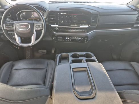 Used 2025 GMC Sierra 1500 SLT image 12