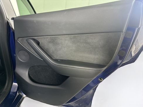 Used 2023 Tesla Model Y Long Range AWD/4WD image 29