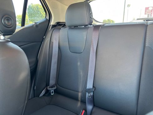 Used 2025 Buick Encore GX Preferred FWD image 38