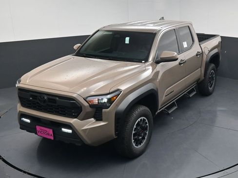 New 2026 Toyota Tacoma TRD Off-Road AWD/4WD image 15