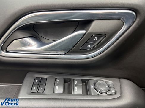 Used 2023 GMC Yukon XL SLT image 30