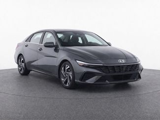 Used 2025 Hyundai Elantra Limited FWD video 2