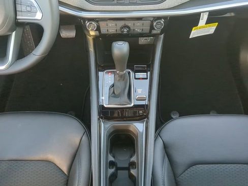 New 2026 Jeep Compass Latitude image 9