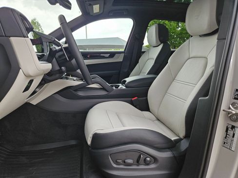 New 2026 Porsche Cayenne E-Hybrid AWD/4WD image 5