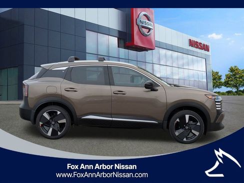 New 2026 Nissan Kicks SR w/ Cold Weather Package AWD/4WD image 6