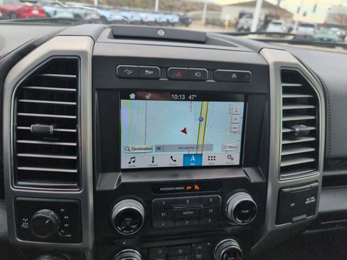 Used 2018 Ford F150 Platinum w/ Equipment Group 701A Luxury image 21