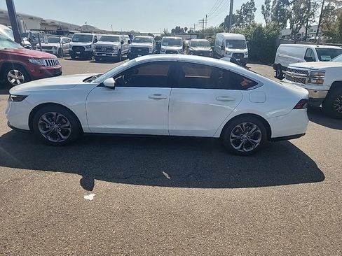 Used 2023 Honda Accord EX image 8