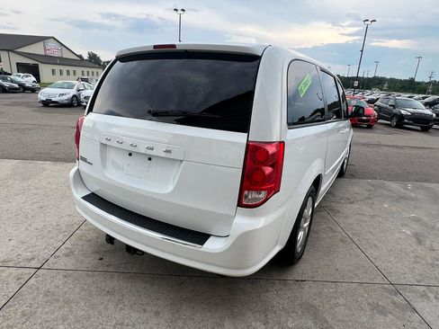Used 2017 Dodge Grand Caravan SE image 5