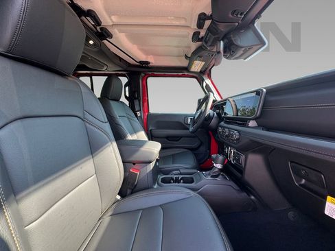 New 2025 Jeep Gladiator Sport image 8