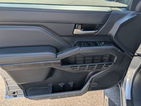 Used 2024 Toyota Tacoma Limited image 15