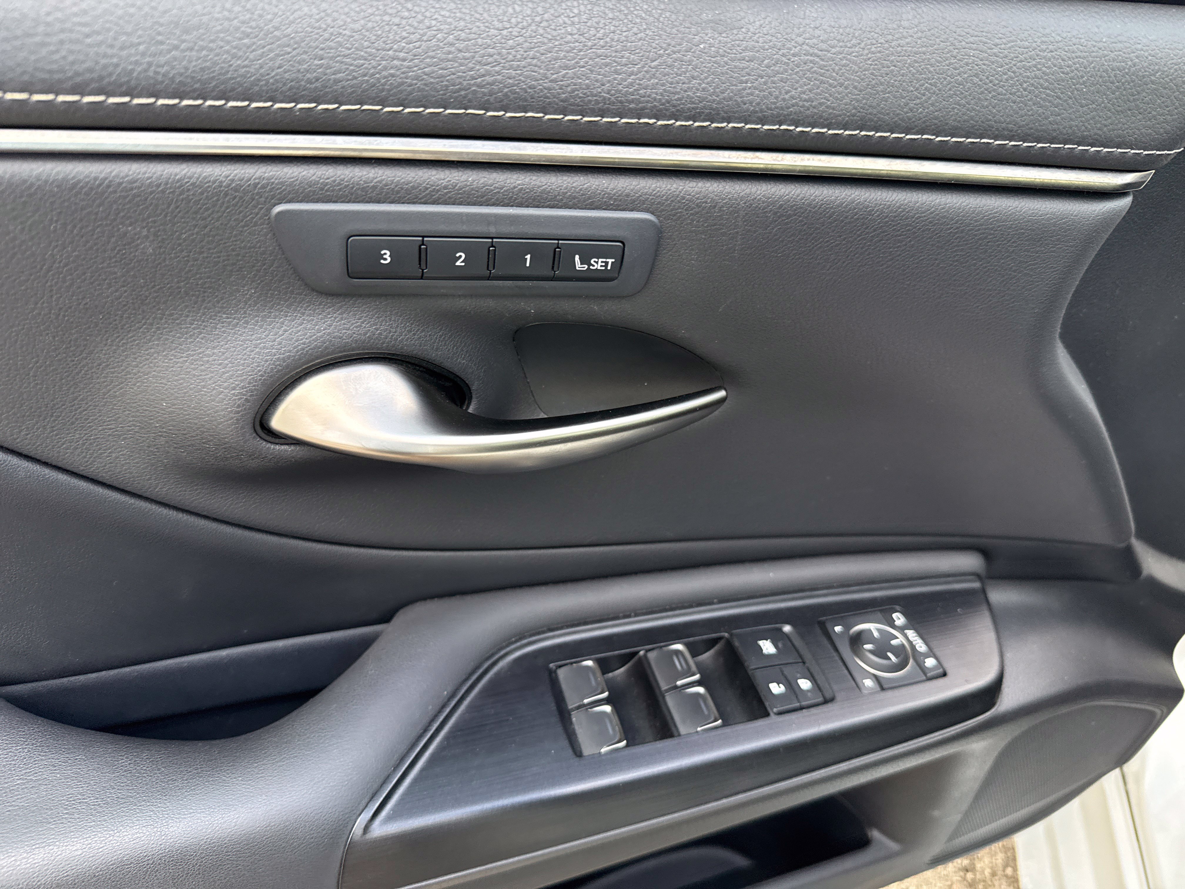 Used 2021 Lexus ES 250 w/ Premium Package AWD/4WD image 6