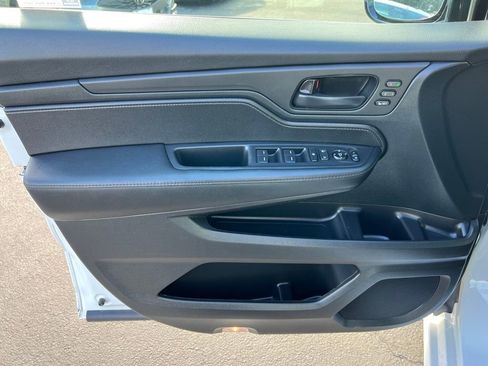 Used 2023 Honda Odyssey Sport image 12