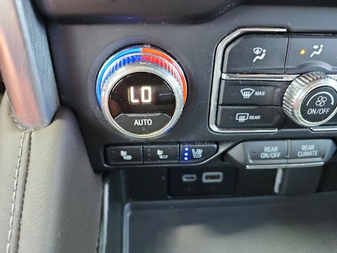 Used 2023 GMC Yukon SLT AWD/4WD image 21