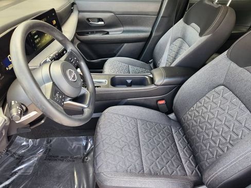 Used 2025 Nissan Kicks SV AWD/4WD image 4