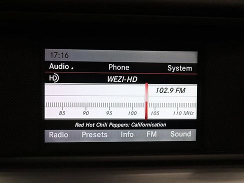 Used 2013 Mercedes-Benz SLK 250 image 35