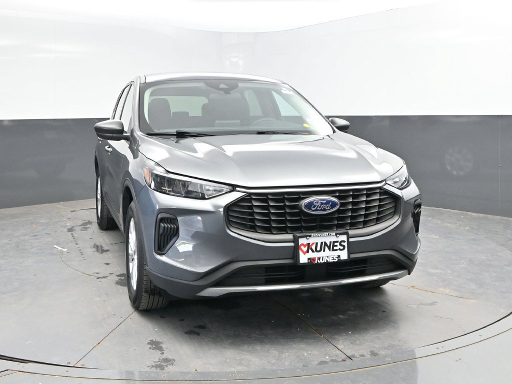 Used 2025 Ford Escape Active AWD/4WD image 2