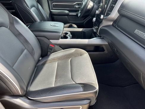 Used 2025 RAM 1500 Laramie AWD/4WD image 7