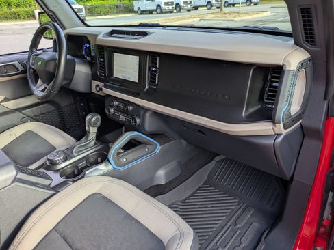 Used 2022 Ford Bronco Wildtrak AWD/4WD image 39