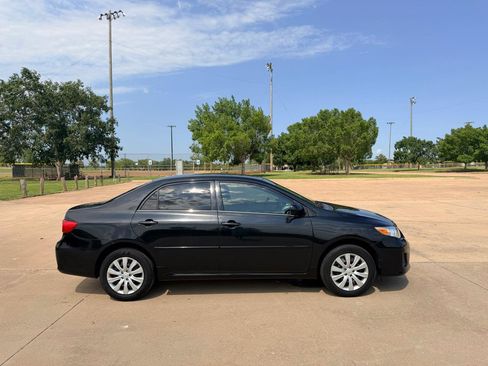 Used 2013 Toyota Corolla LE FWD image 24