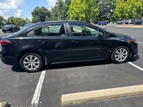 Used 2020 Toyota Corolla LE FWD image 4