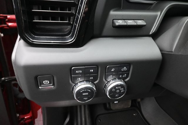 Used 2024 GMC Sierra 1500 AT4 w/ Technology Package AWD/4WD image 26