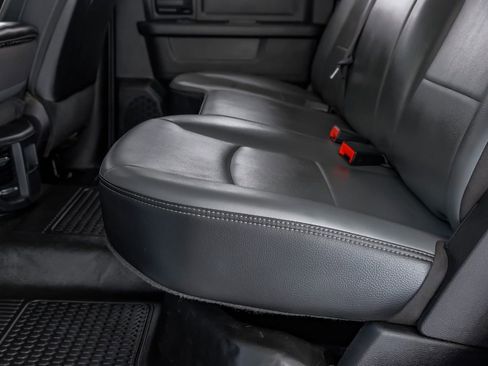 Used 2022 RAM 2500 Tradesman w/ Chrome Appearance Group image 34