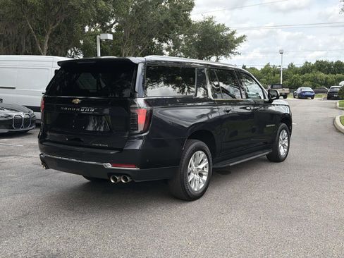 Used 2025 Chevrolet Suburban Premier RWD image 3
