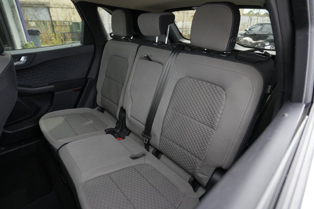 Used 2020 Ford Escape SE FWD image 18