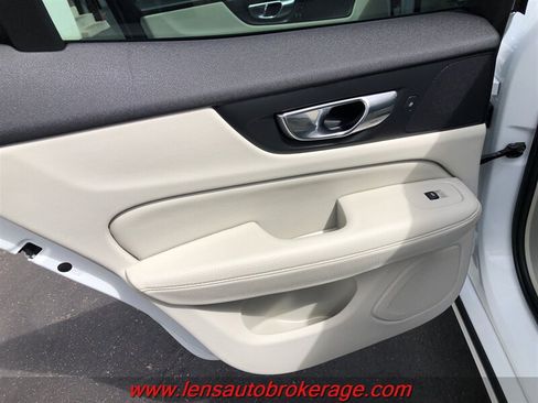 Used 2019 Volvo S60 T5 Momentum w/ Premium Package FWD image 16