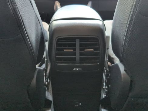 Used 2022 Ford Escape SE w/ Cold Weather Package FWD image 26