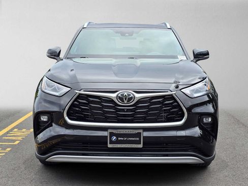 Used 2024 Toyota Highlander Platinum AWD/4WD image 8