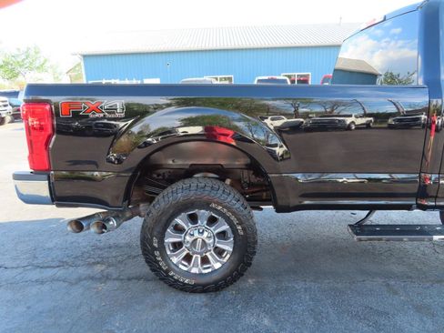 Used 2017 Ford F350 XLT w/ XLT Premium Package image 19