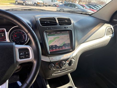 Used 2015 Dodge Journey R/T w/ Flexible Seating Group image 26