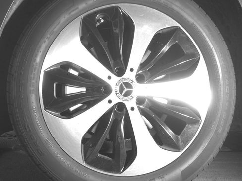 Used 2025 Mercedes-Benz GLB 250 4MATIC image 9