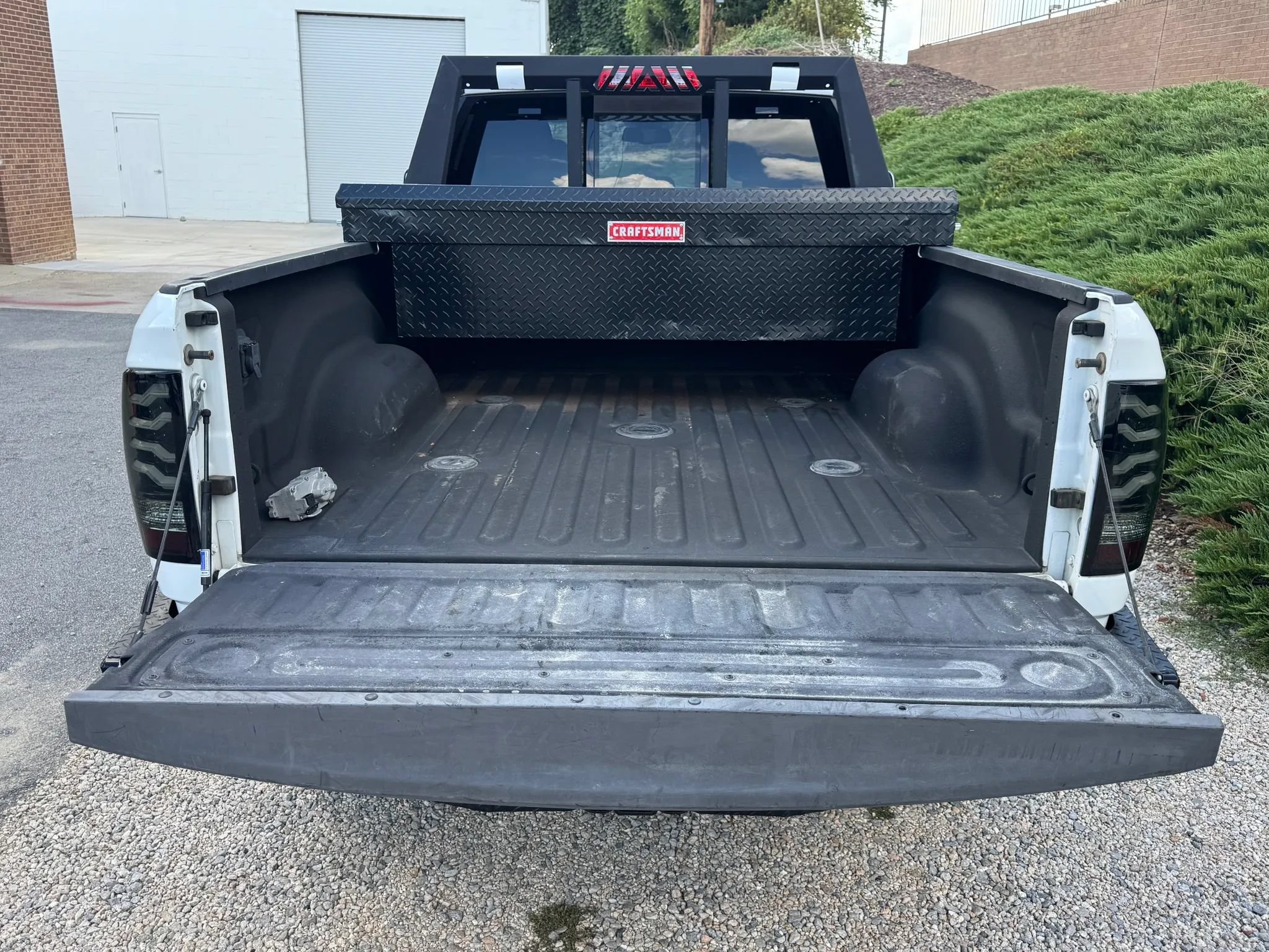 Used 2015 RAM 3500 Laramie Longhorn AWD/4WD image 10