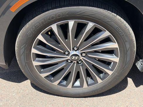 Used 2023 Hyundai Palisade Calligraphy FWD image 4