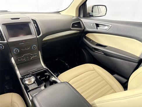 Used 2019 Ford Edge SEL w/ Equipment Group 201A image 28