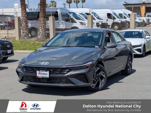 New 2025 Hyundai Elantra Limited image 1