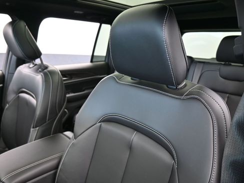 New 2026 Jeep Grand Cherokee Limited w/ Limited Altitude Package RWD image 17