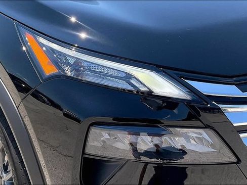 Used 2025 Nissan Rogue S FWD image 26