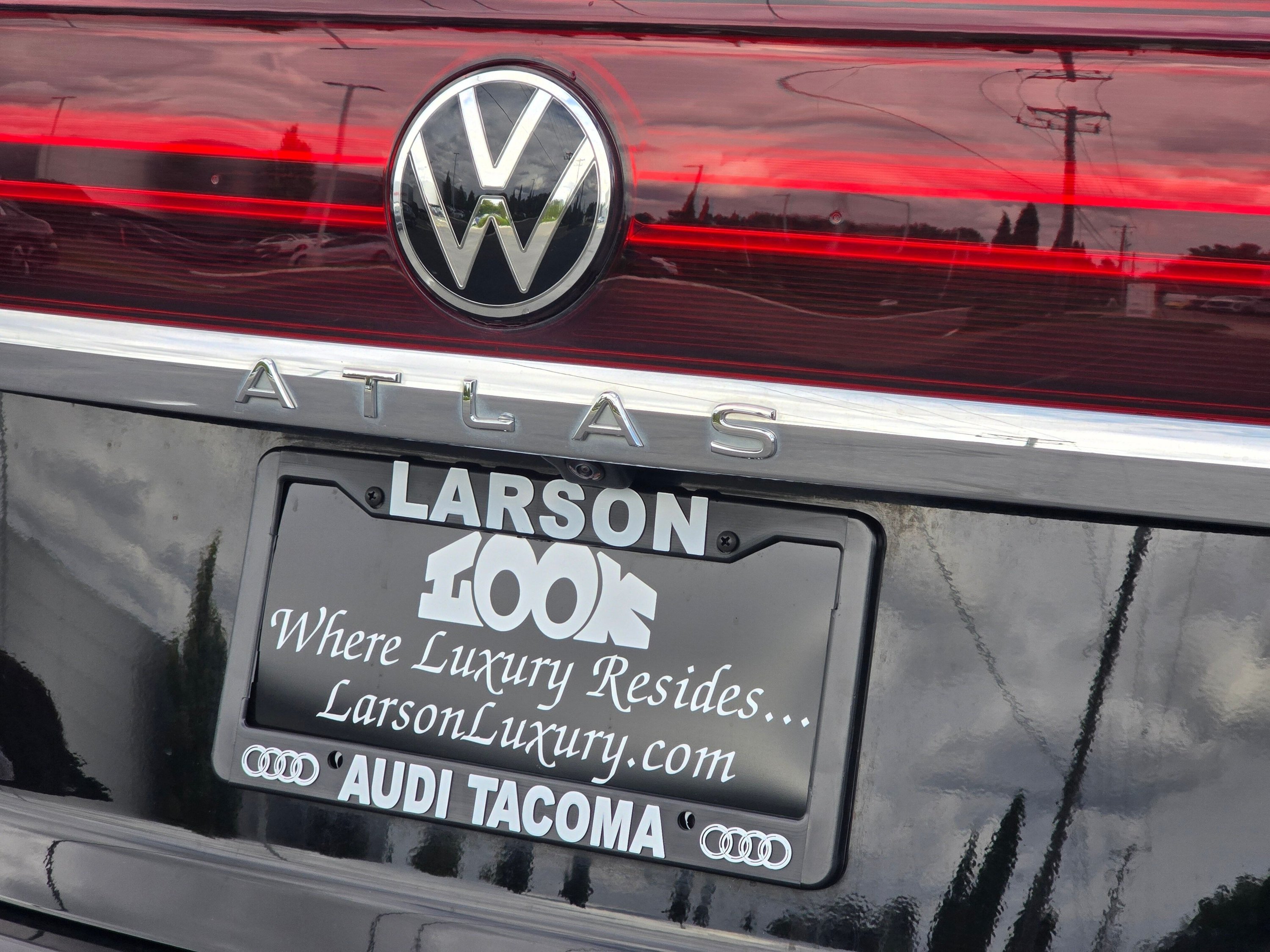 Used 2024 Volkswagen Atlas Cross Sport SEL AWD/4WD image 30
