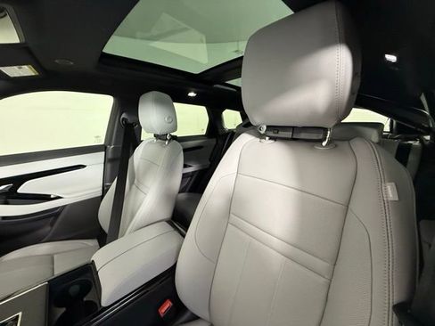 New 2026 Land Rover Range Rover Evoque S image 4