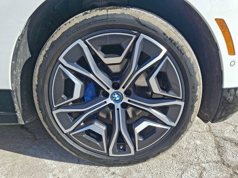 Used 2024 BMW iX xDrive50 w/ Premium Package image 8